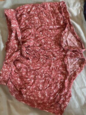womens size large lounge shorts pink floral  stretch top
